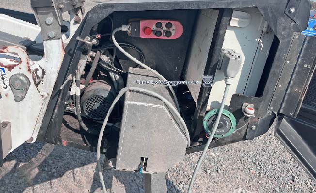 Dino 160XT отсек с двигателем