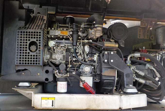 Haulotte H28TJ отсек с двигателем