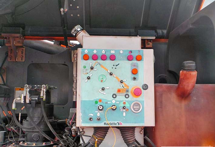 Haulotte H28TJ отсек с гидравликой